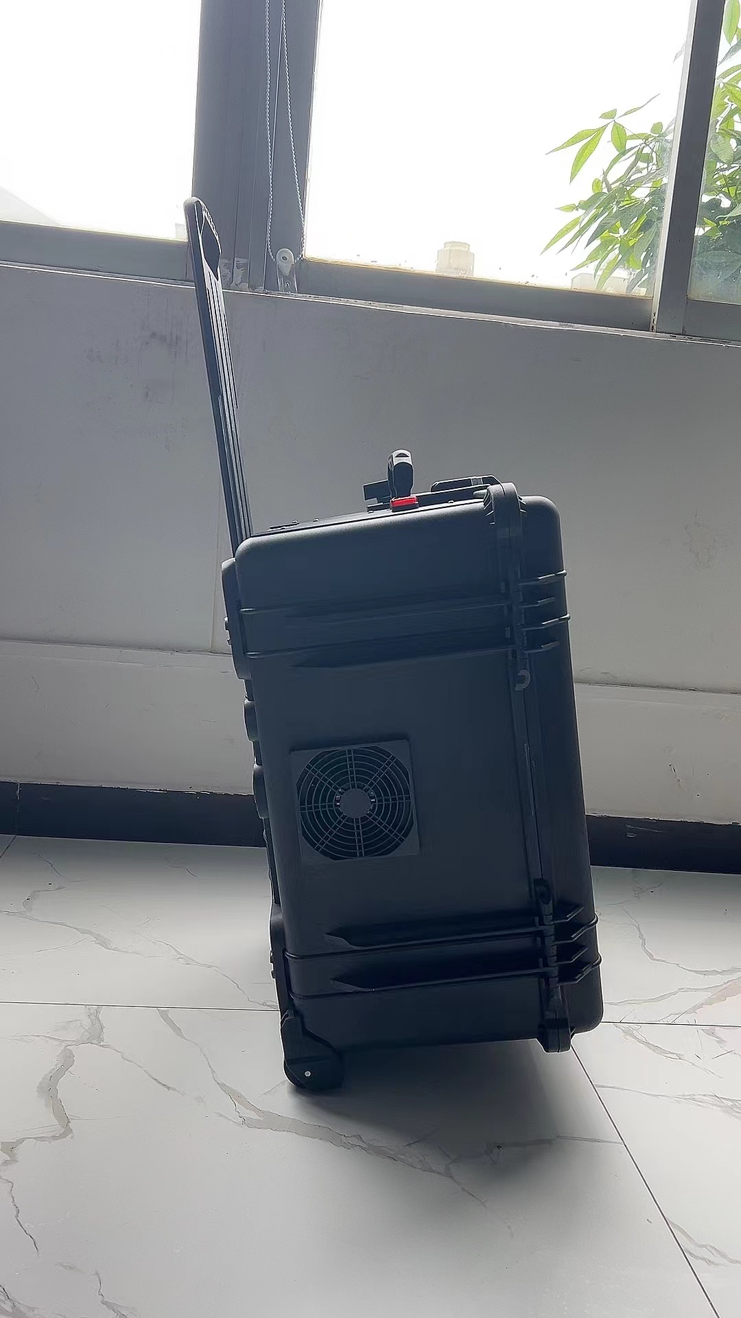 柳北手拉箱型移动通信干扰器